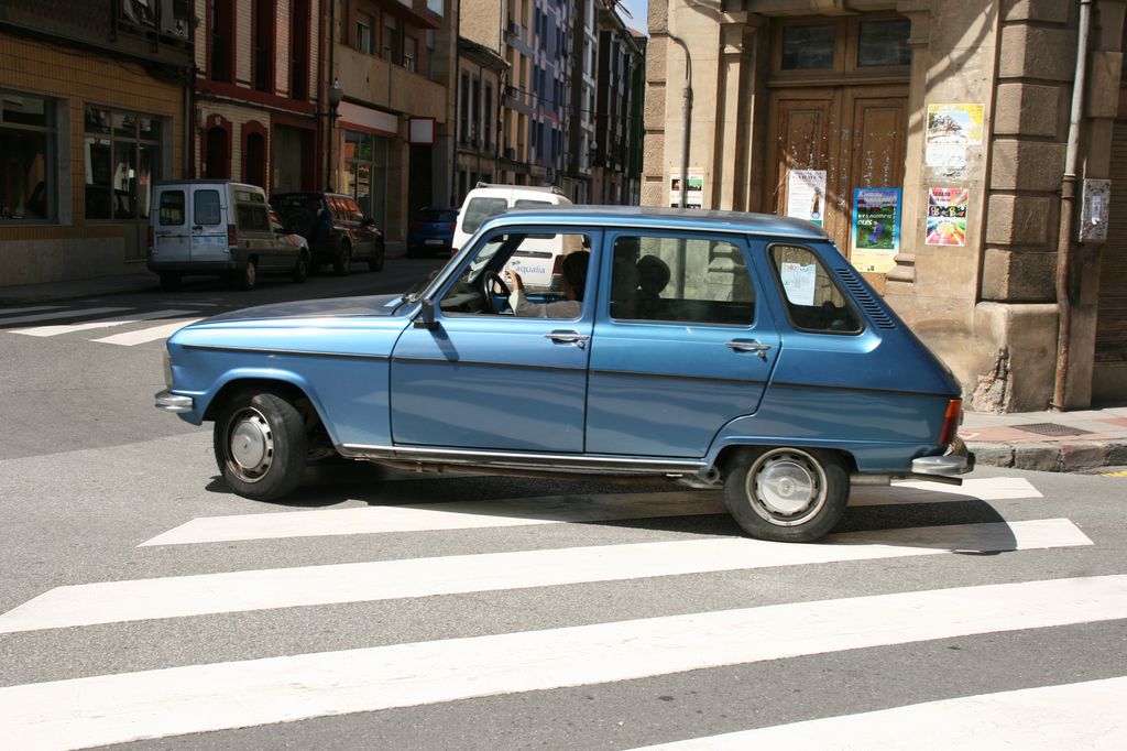 Ремонт бамперов Renault 7