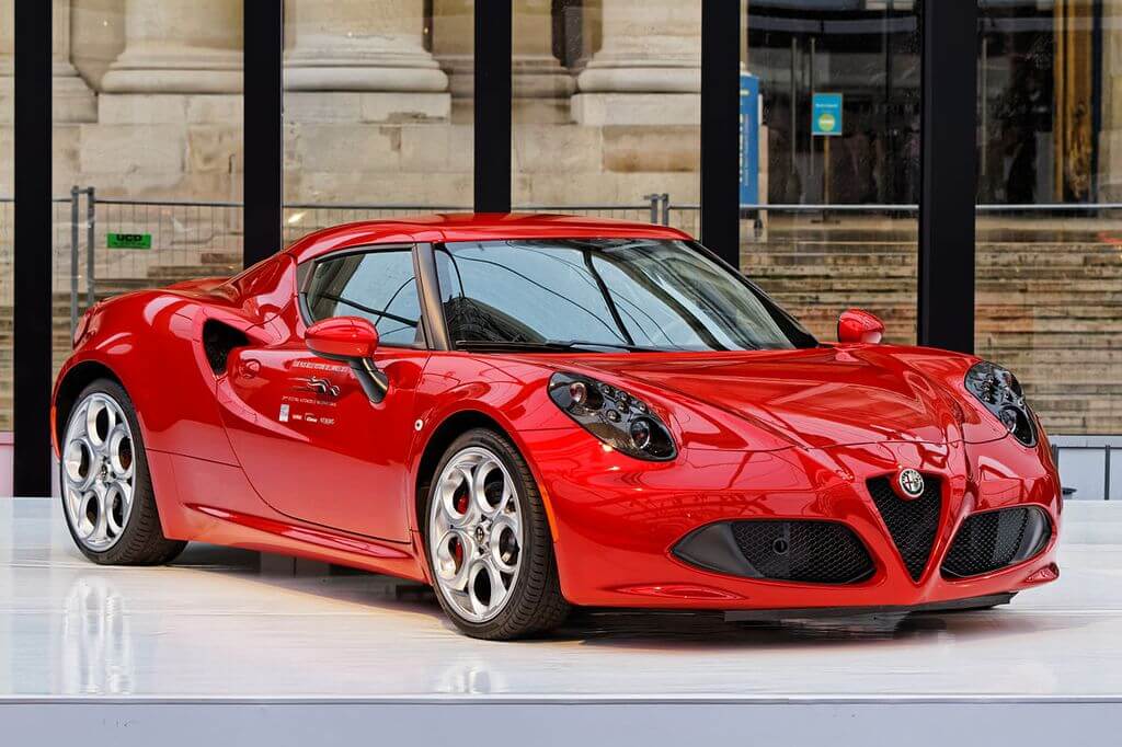 Ремонт бамперов Alfa Romeo 4C