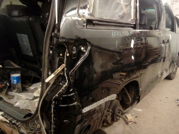 Кузовной ремонт Toyota Alphard 2018 – 28