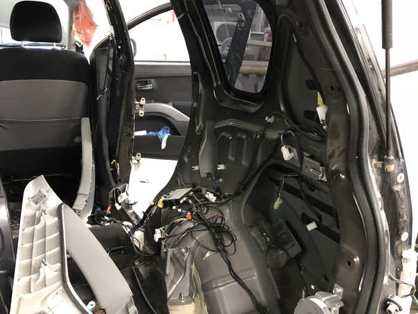 Кузовной ремонт Mitsubishi Outlander 2018 – 09