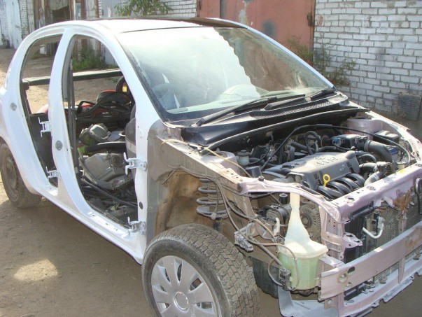 Кузовной ремонт Toyota Vitz 4WD – 40